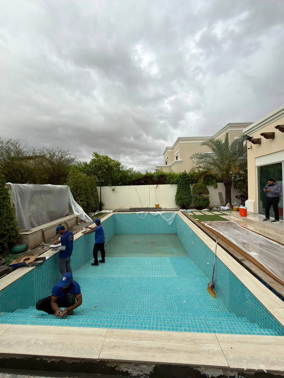 swimming-pool-service